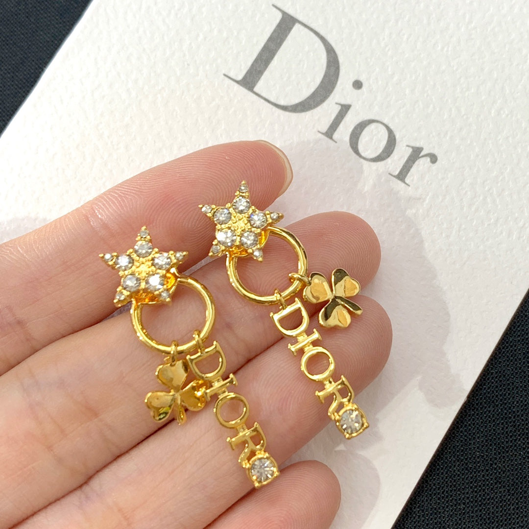 1YD312EDE Stylish Earrings