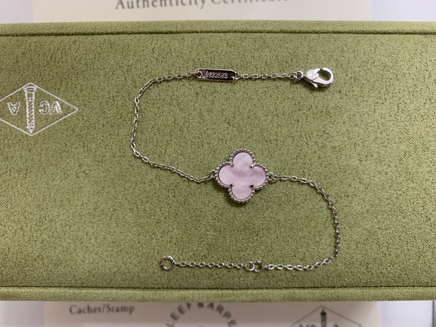 5XVA187KDE Stylish1 flower bracelet