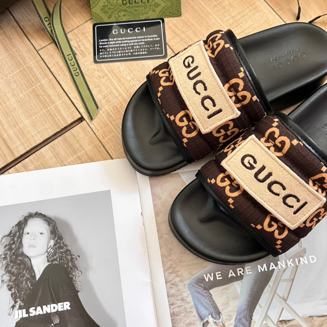 14B84ZDE Stylish Slippers
