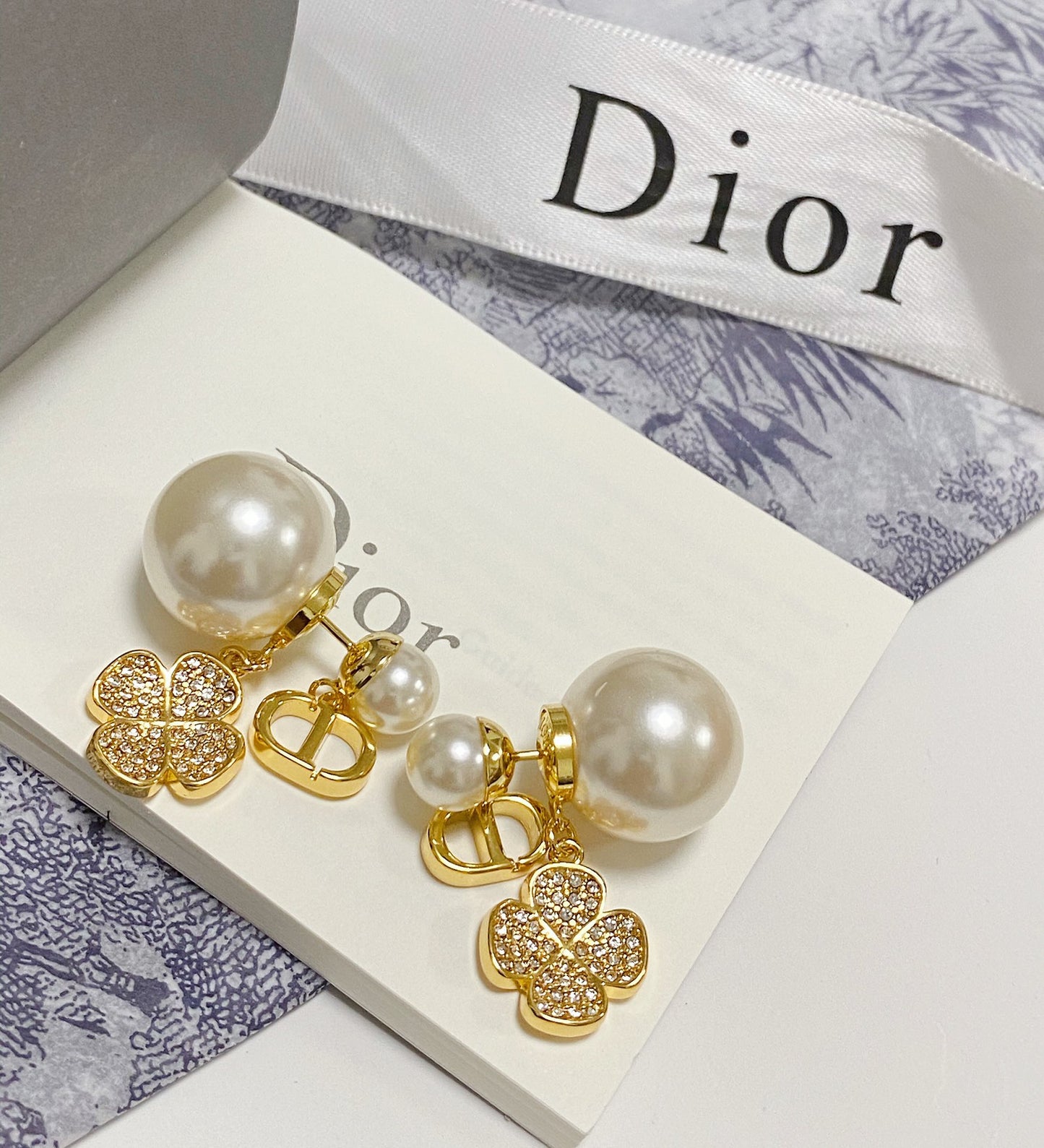 1ND207EDE Stylish Earrings