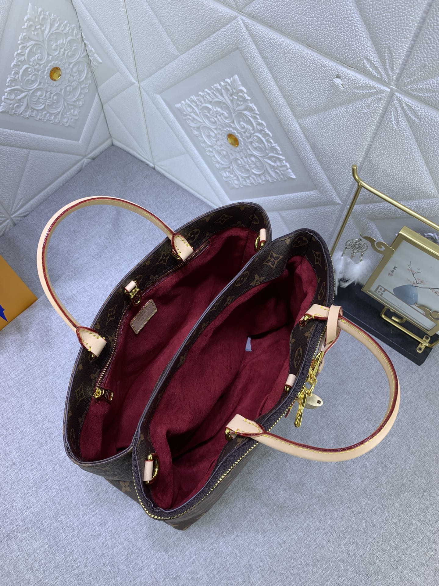 2XE330BDE Stylish leather bag 