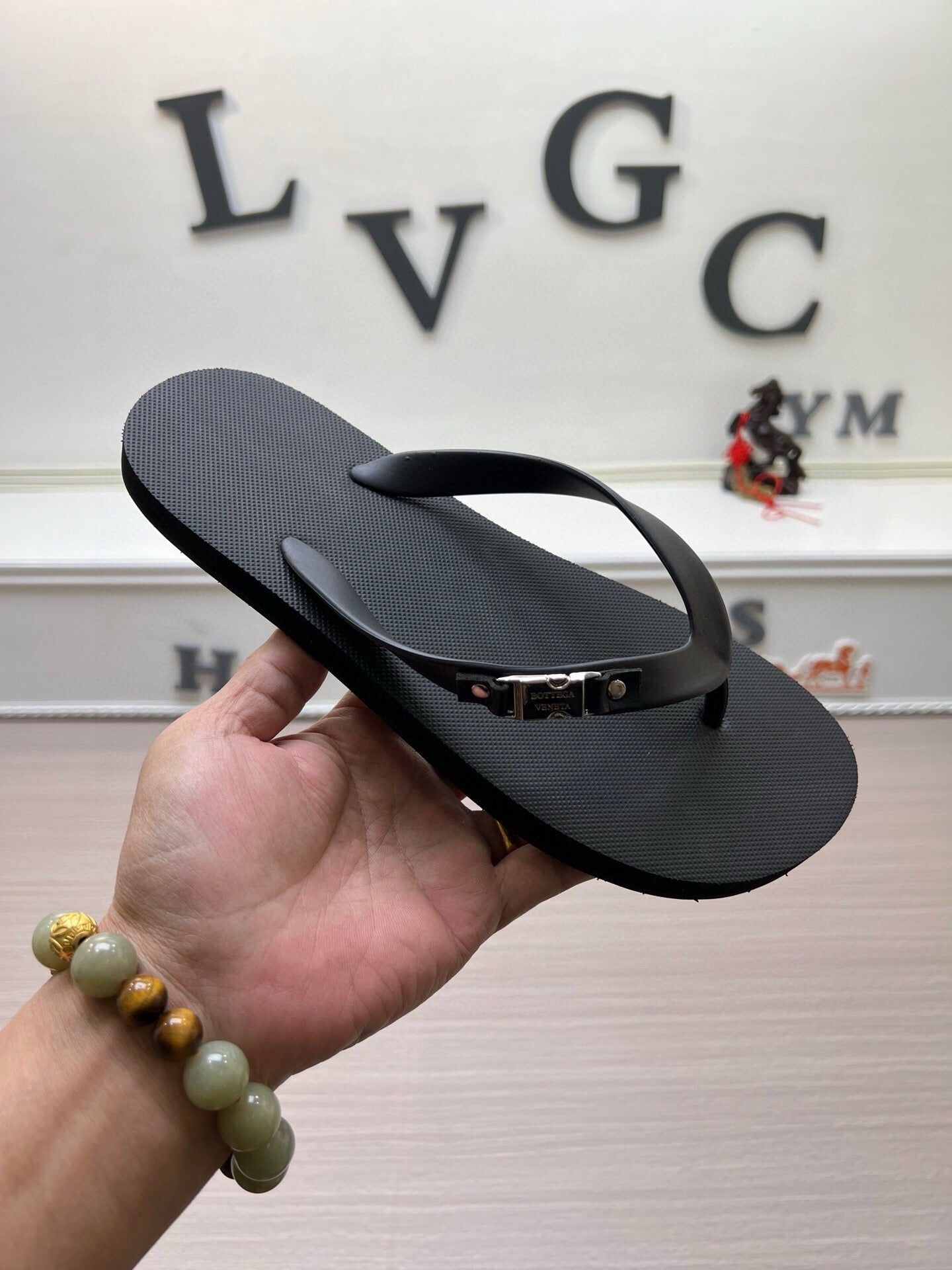 54A162ZDE Stylish slippers