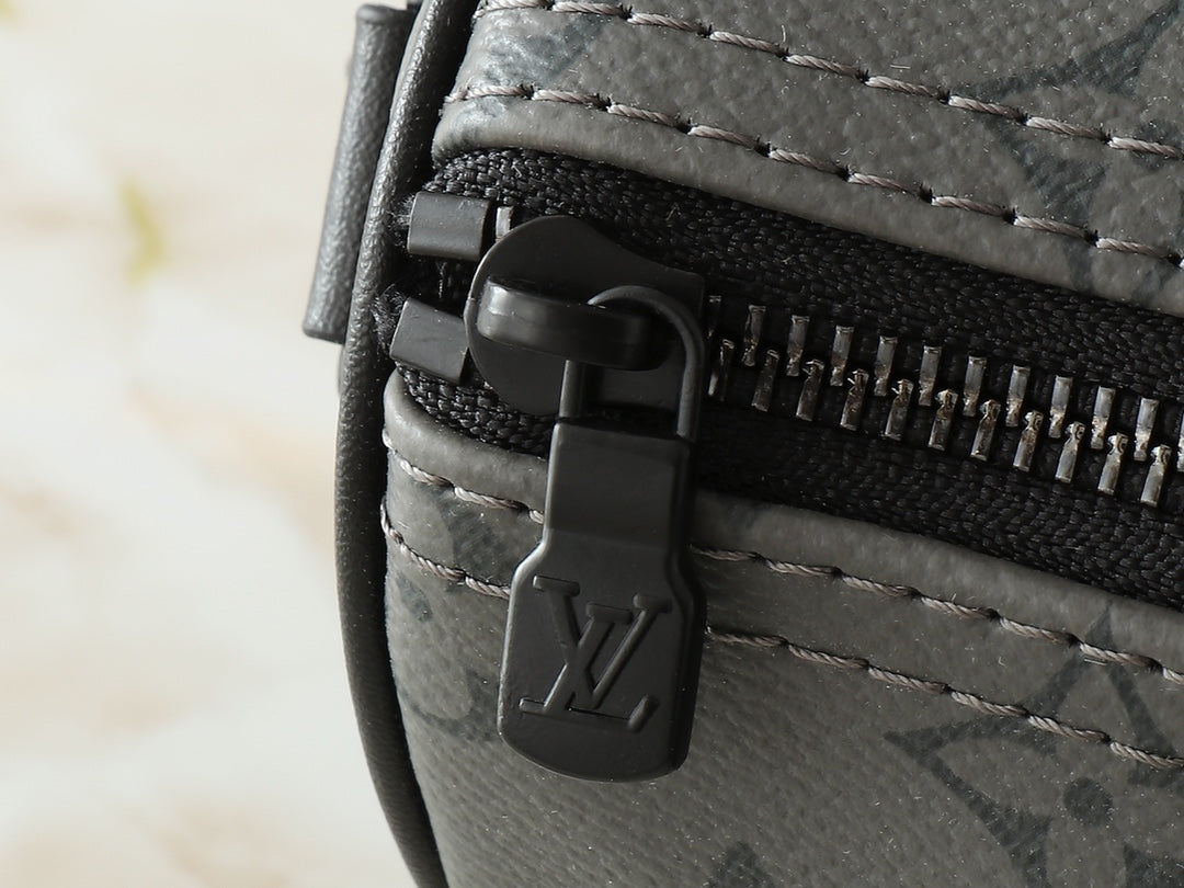 1XE60BDE Stylish leather bag