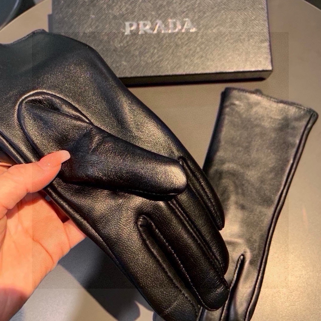 14PD46SDE Stylish sheepskin gloves