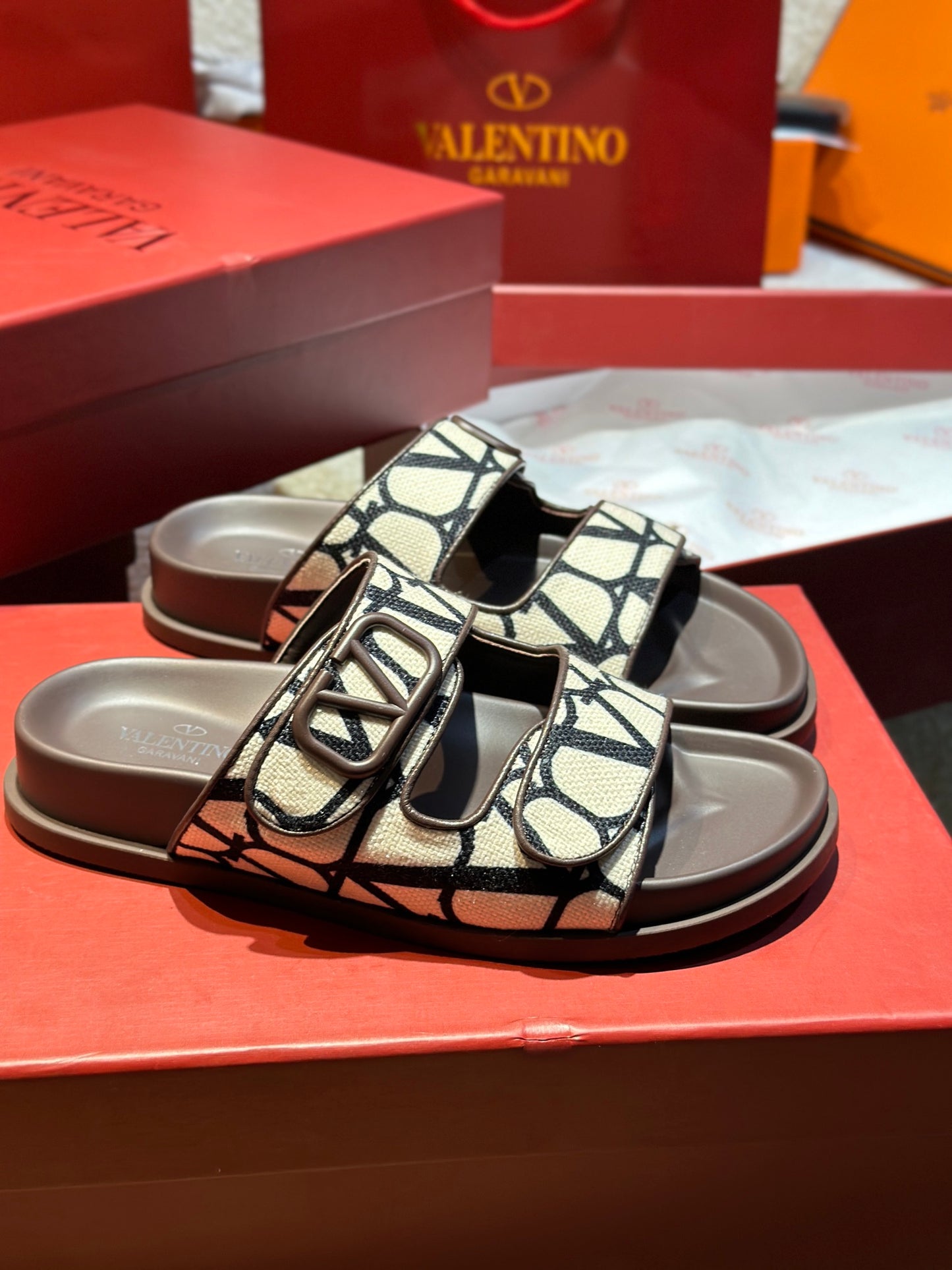 14VL210ZDE Stylish Slippers