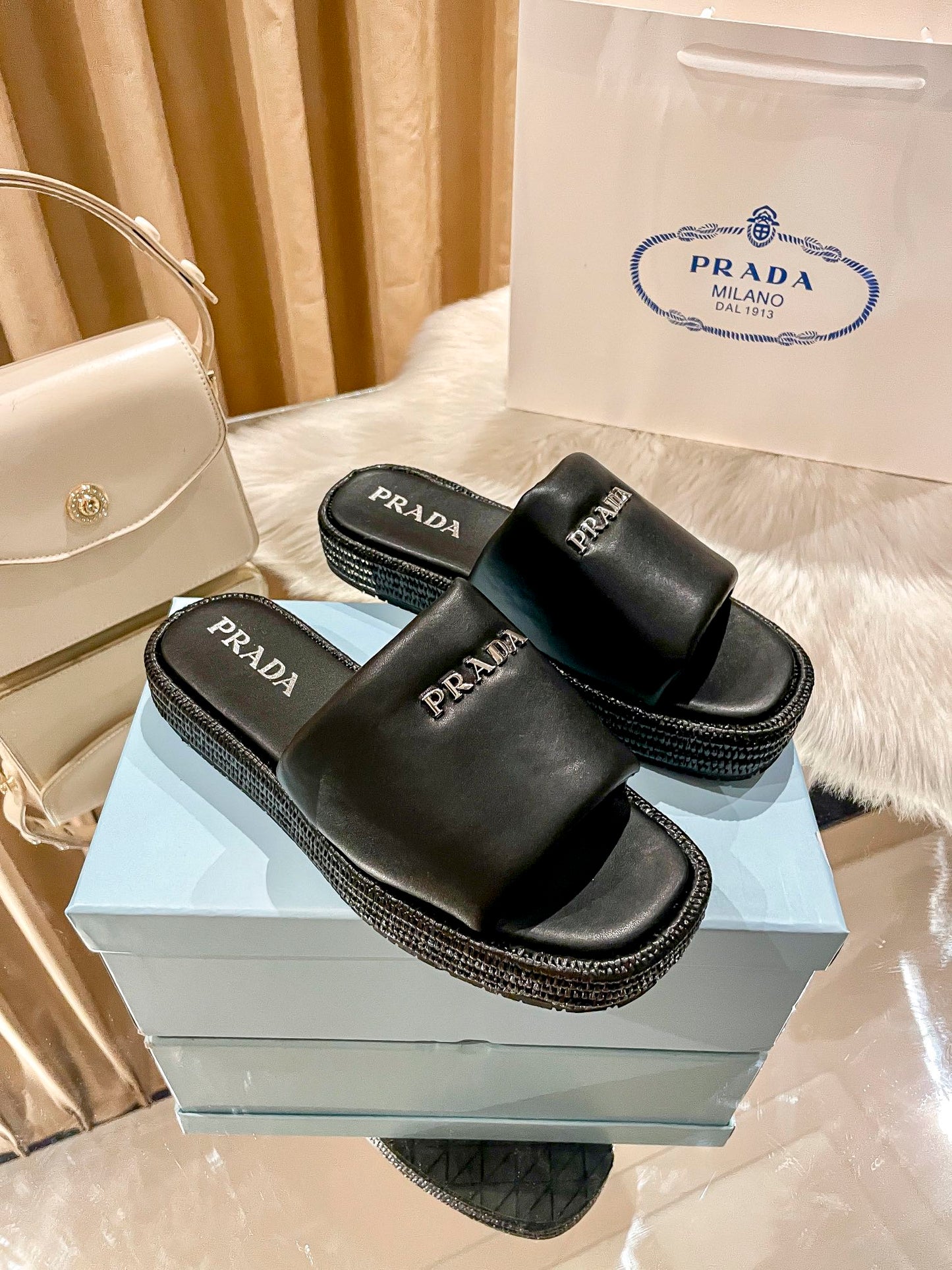 14PD176ZDE Stylish Slippers