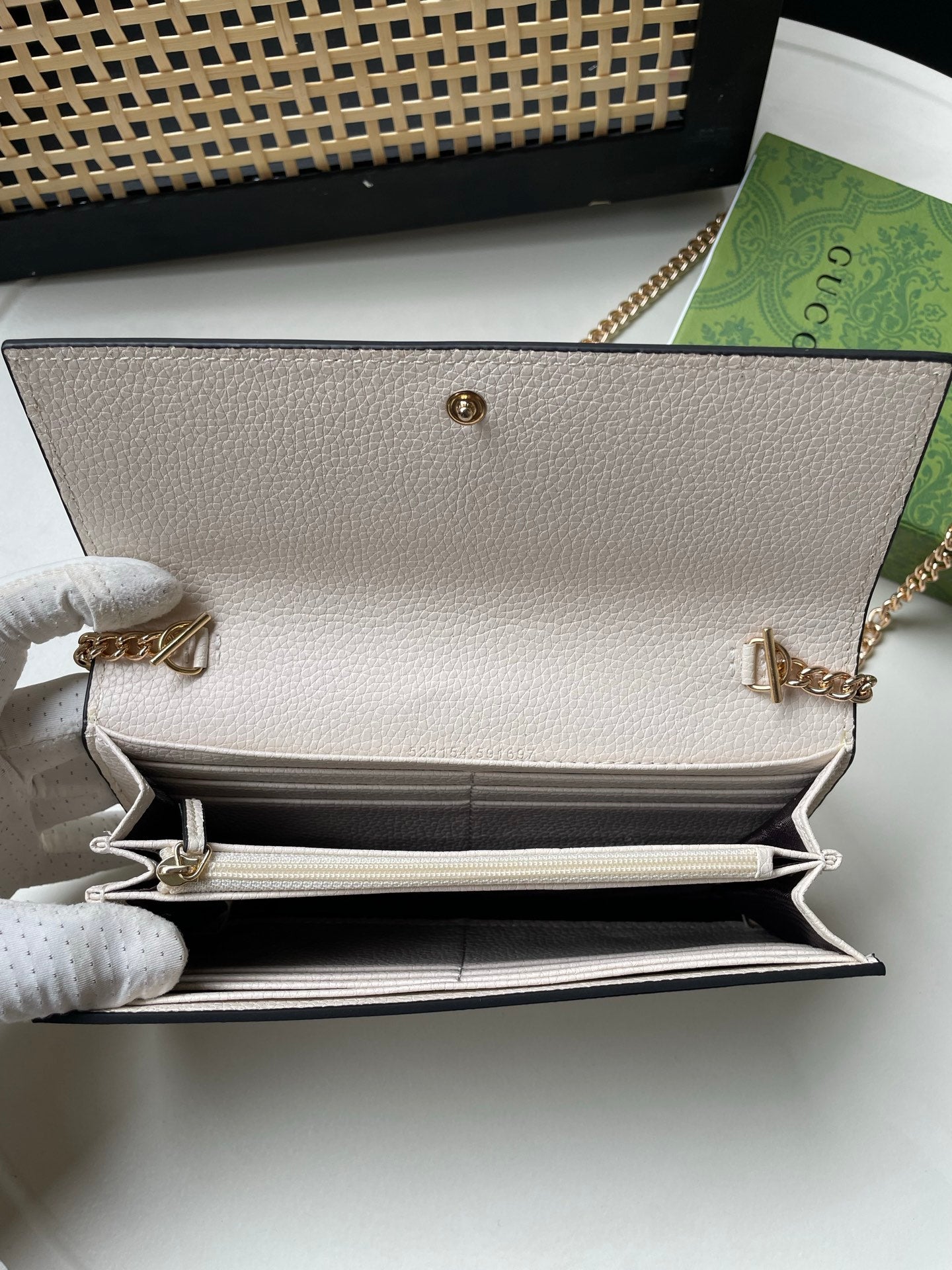 15RB71BDE Stylish leather bag