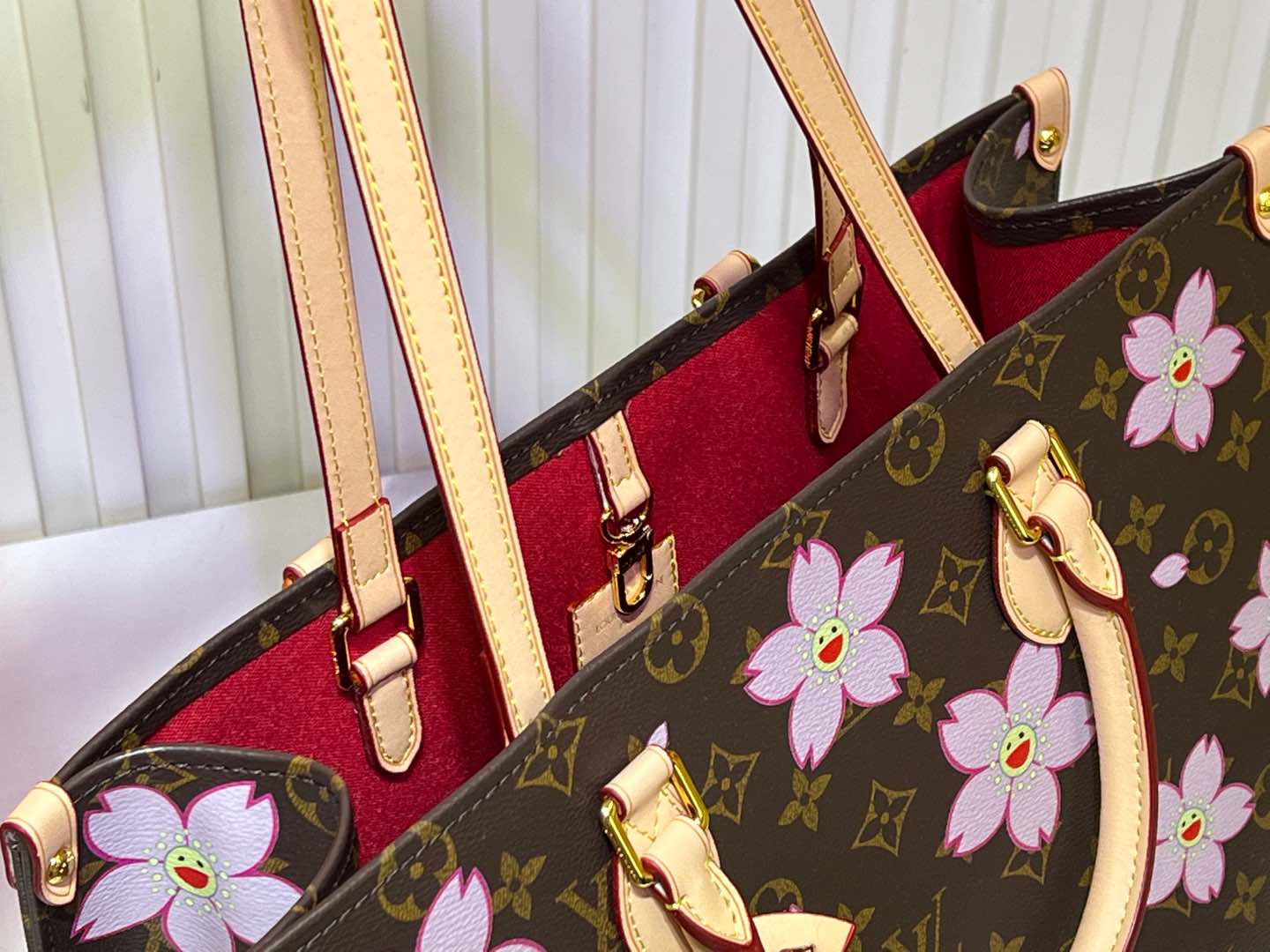 2WE42BDE Stylish leather bag