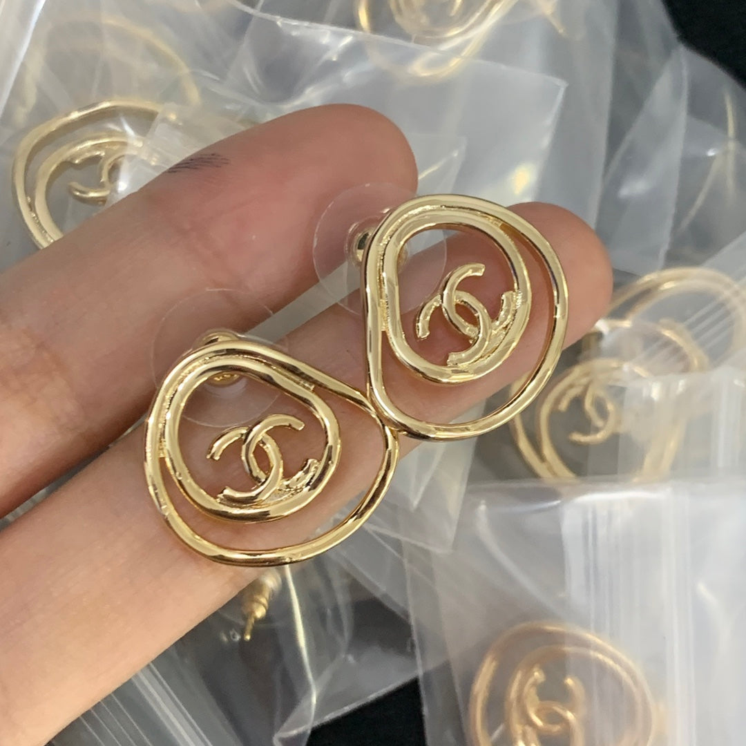 14C1000EDE Stylish Earrings