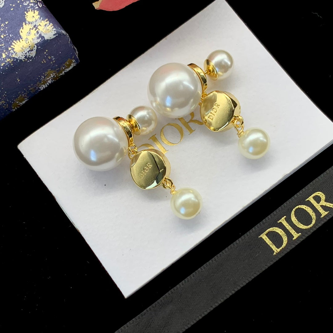 1ND44EDE Stylish Earrings