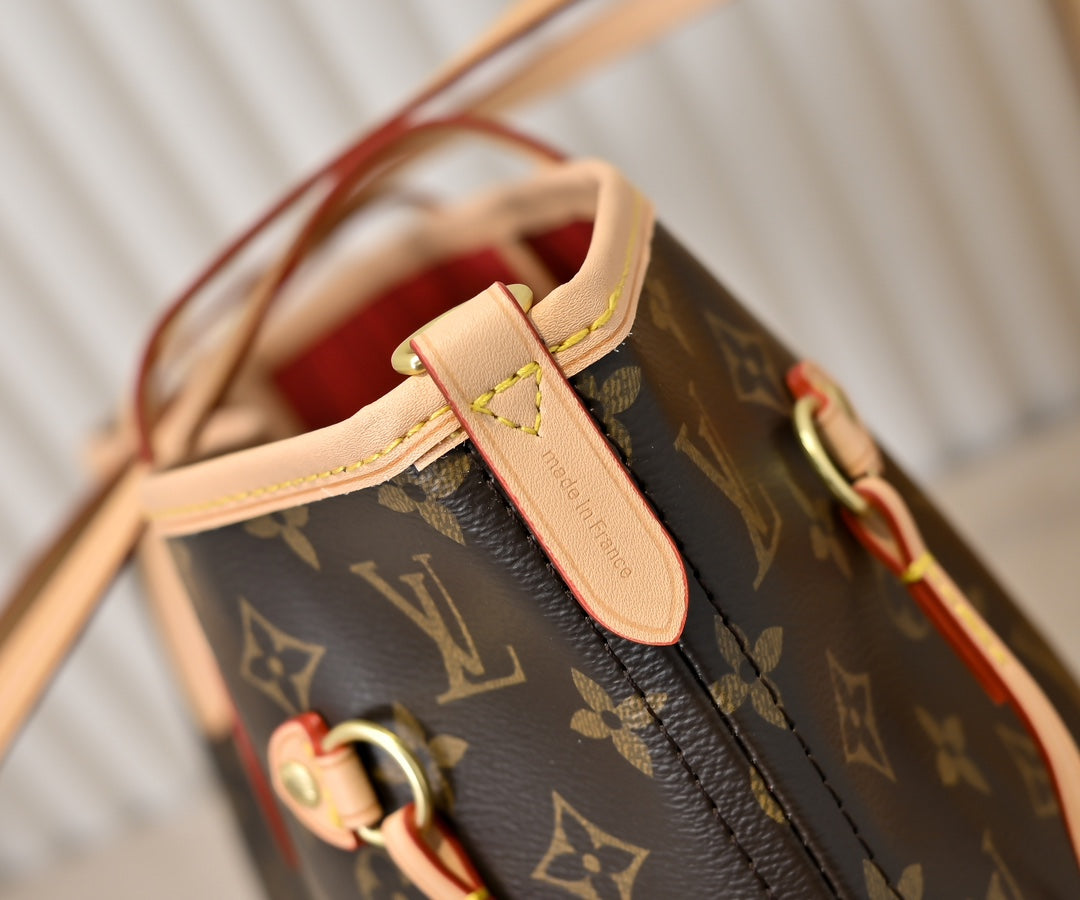 1WE77BDE Stylish leather bag