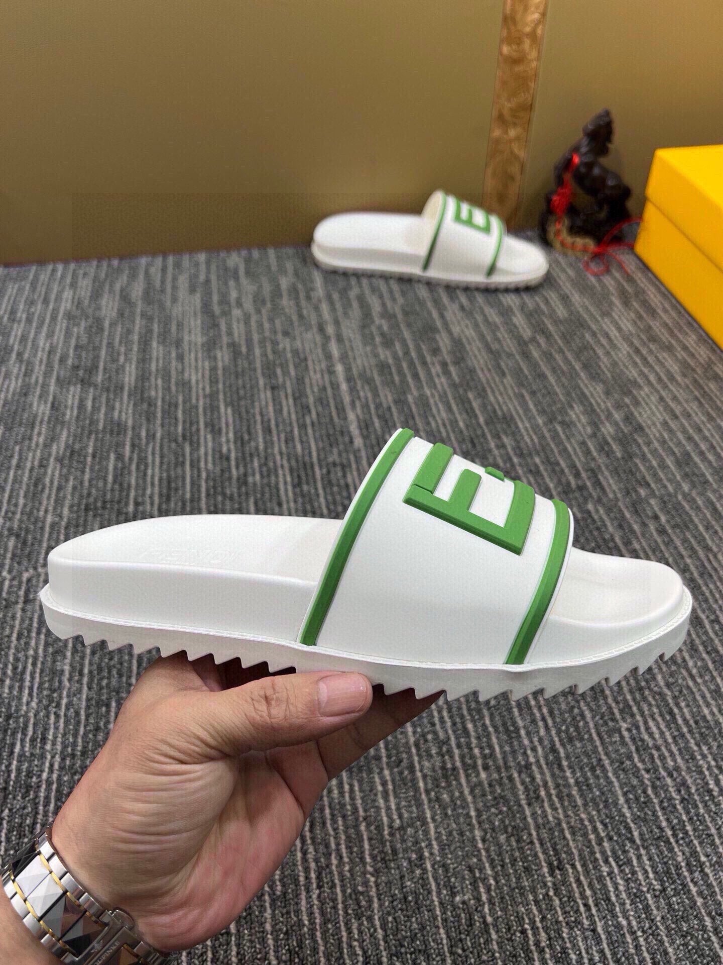 535ZF286ZDE Stylish Slippers