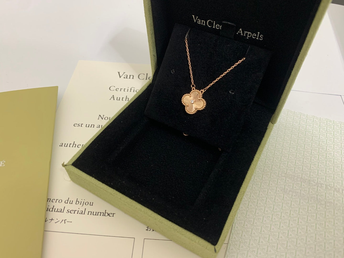 5XVA185XDE Stylish 1 flower necklace