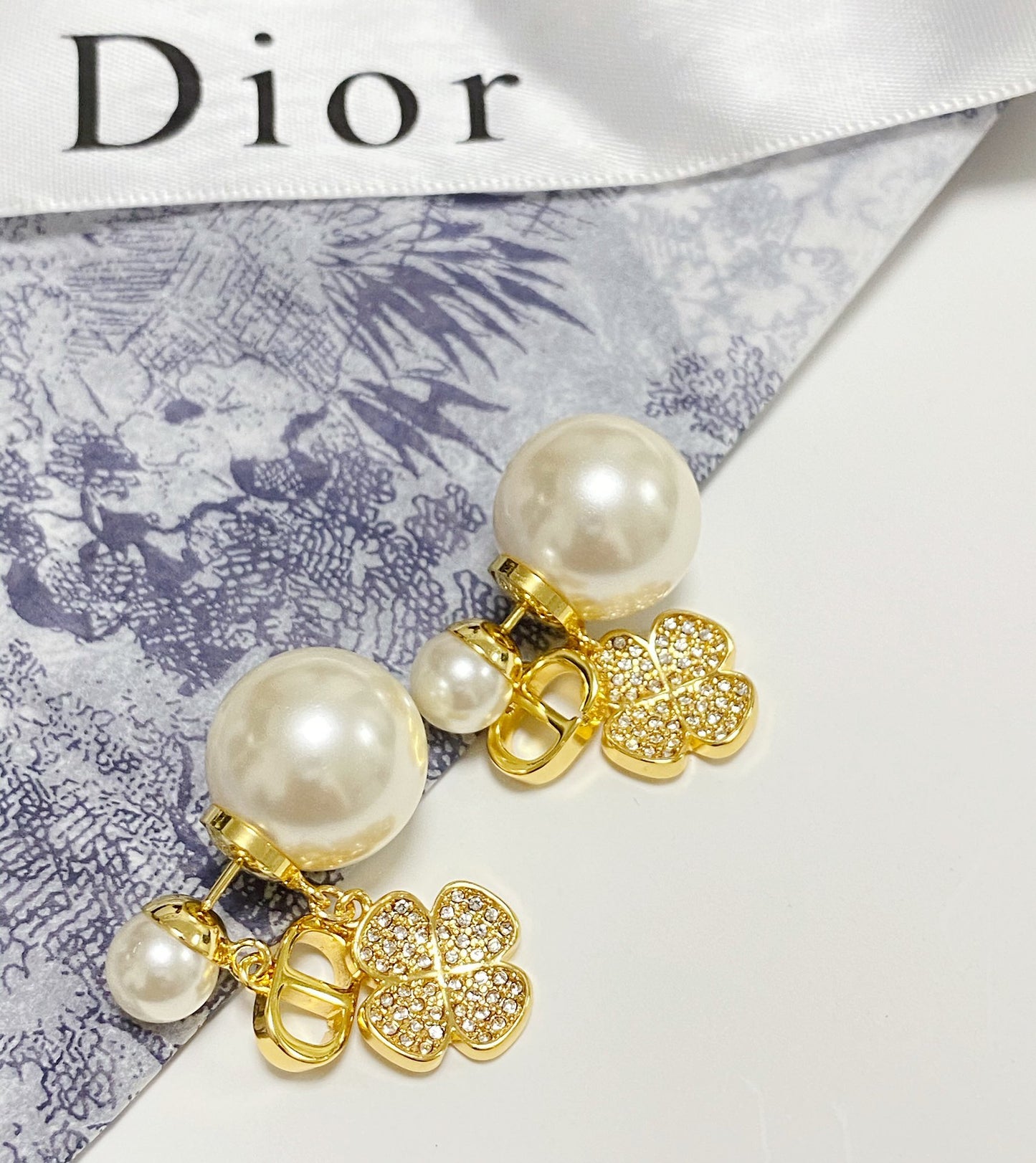 1ND207EDE Stylish Earrings