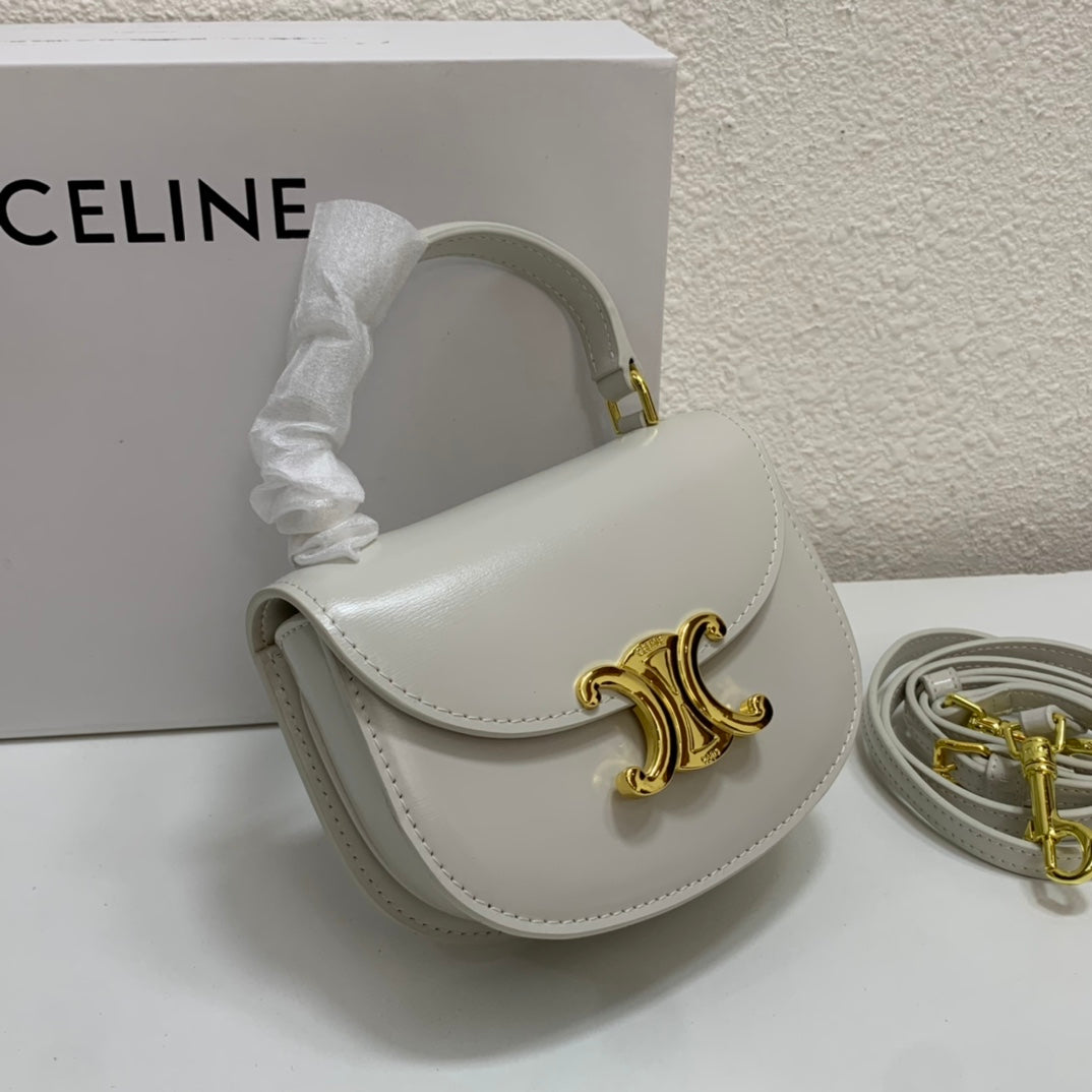 1XCL40BDE Stylish leather bag 