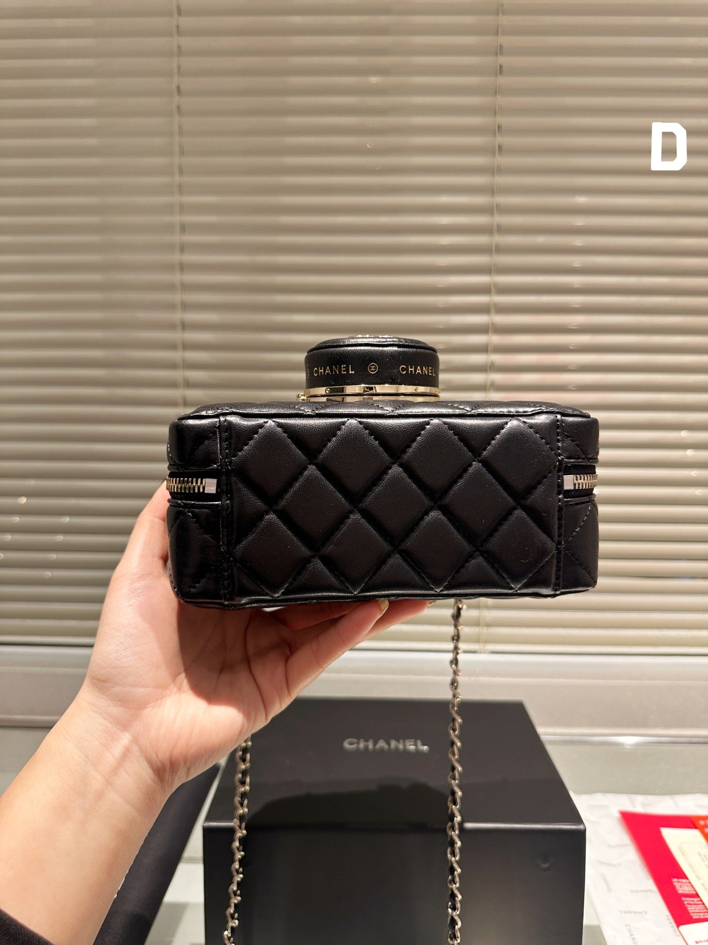 6XC420BDE Stylish Camera Bag