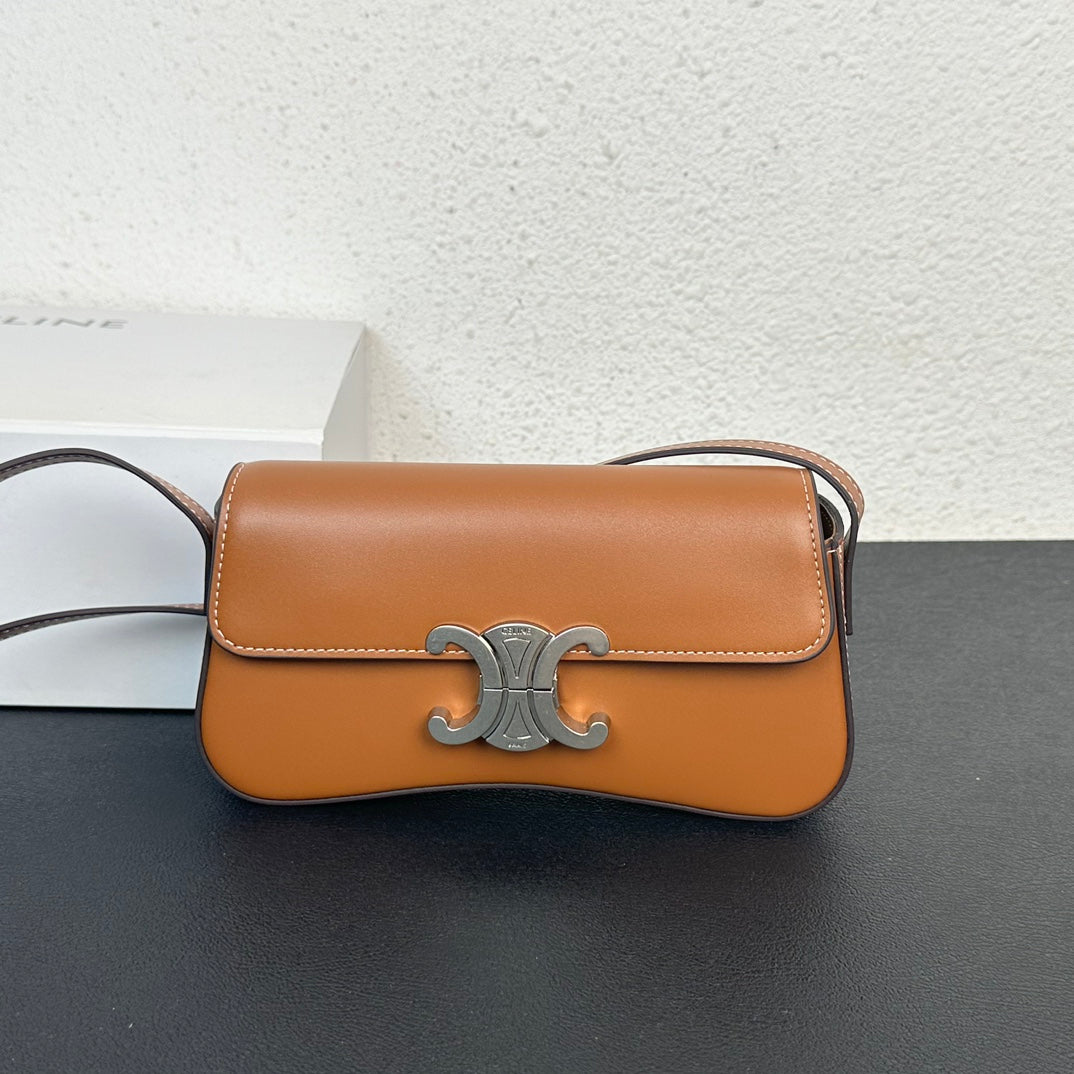 1XE271BDE Stylish leather bag 