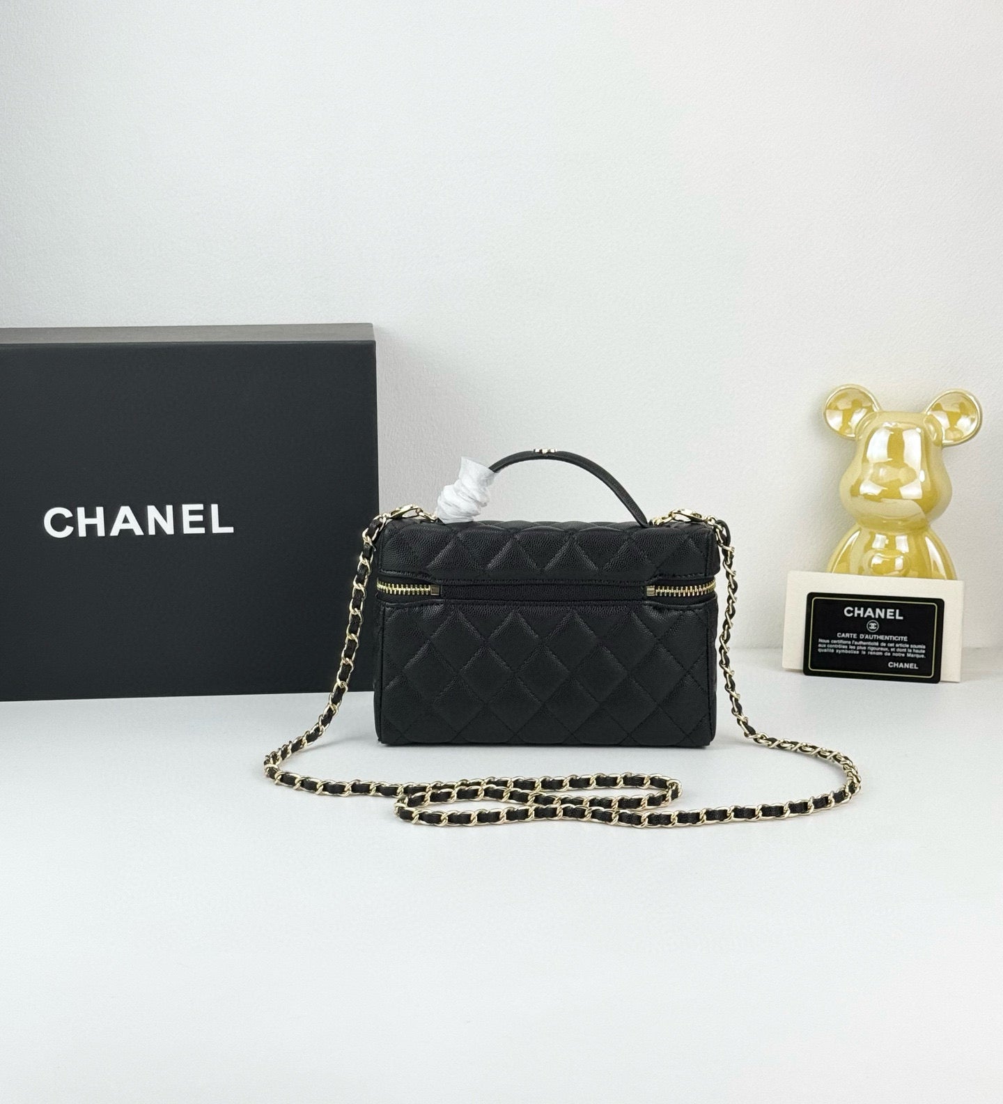 155QC3BDE Stylish leather caviar bag