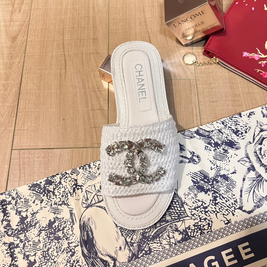 14C68ZDE Stylish slippers
