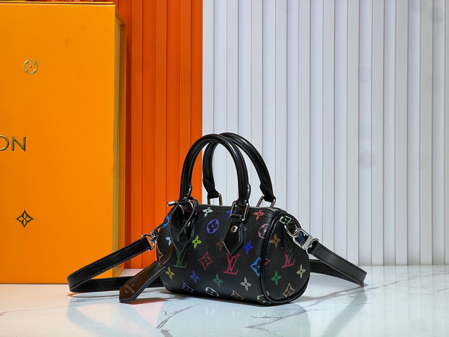 1WE99BDE Stylish leather bag