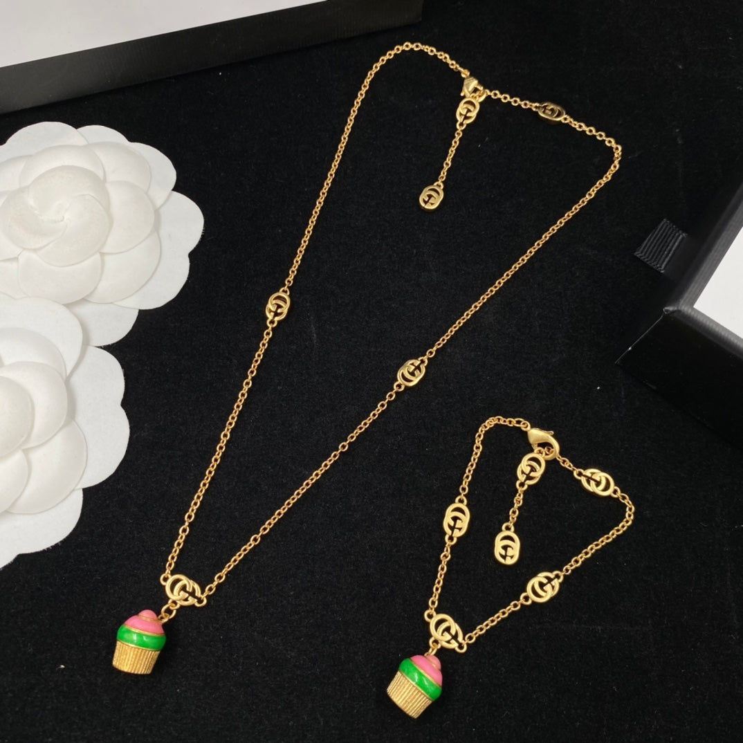 175RB44XDE Stylish  Necklaces . Bracelets .