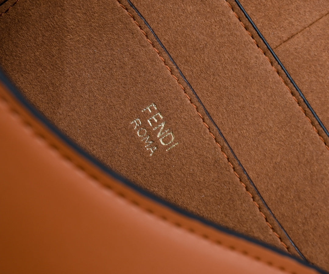 2XF89BDE Stylish leather bag 