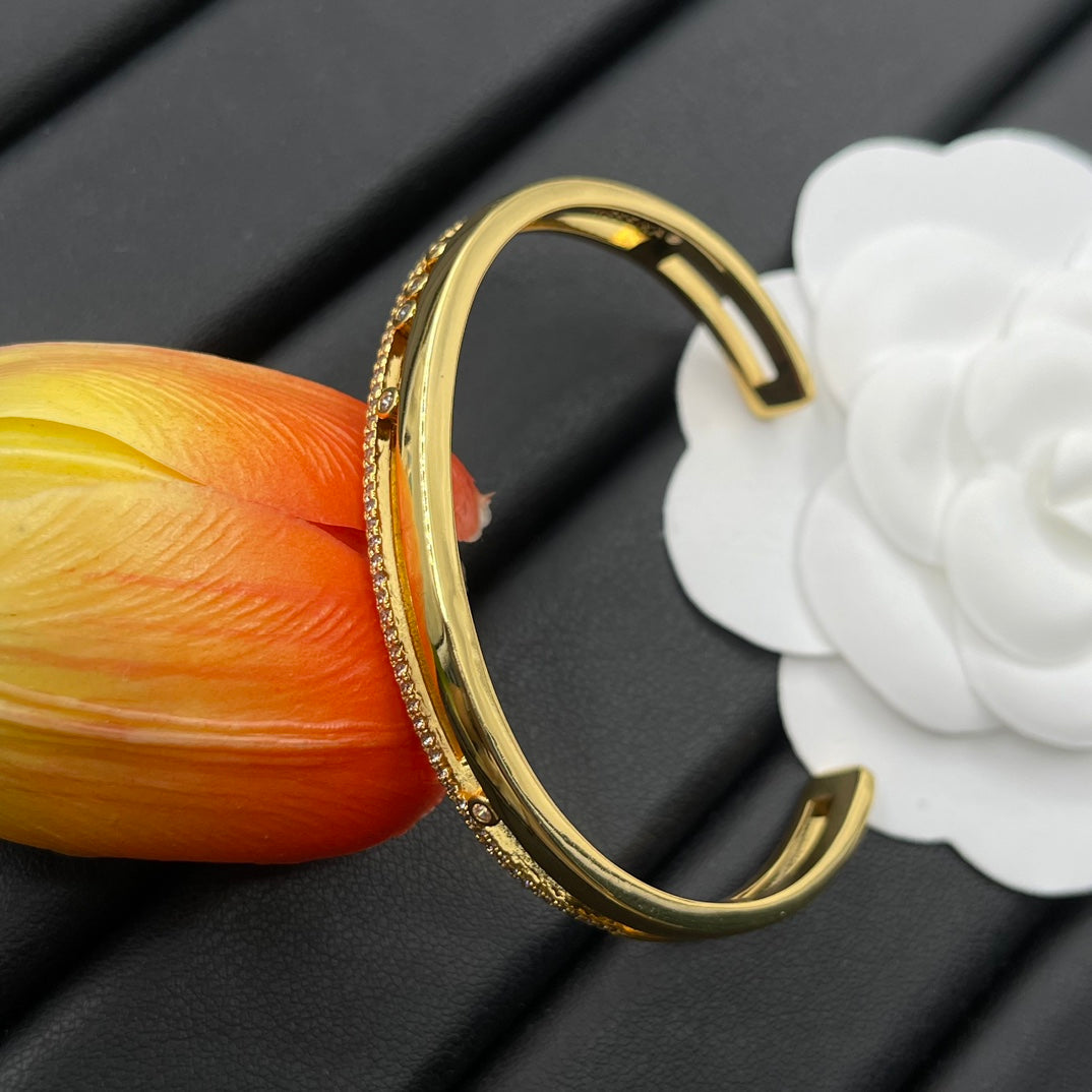 14A762KDE Stylish Bracelets