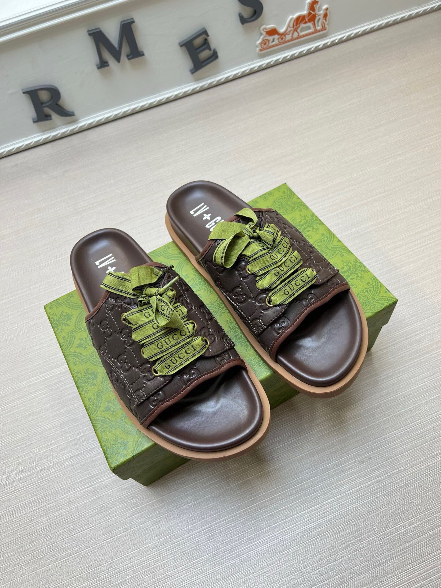 54B16ZDE Stylish slippers