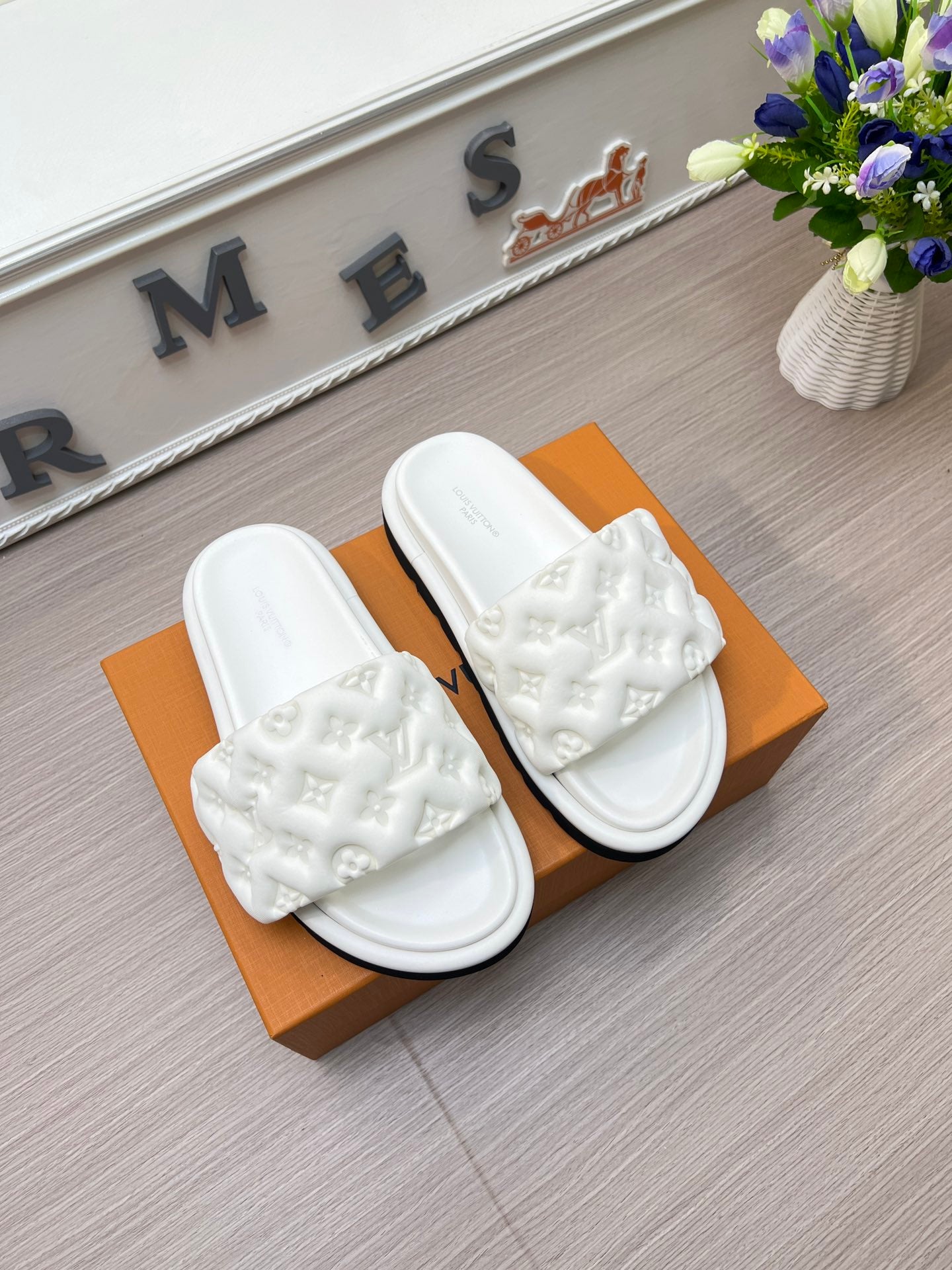 5YE154ZDE Stylish Slippers