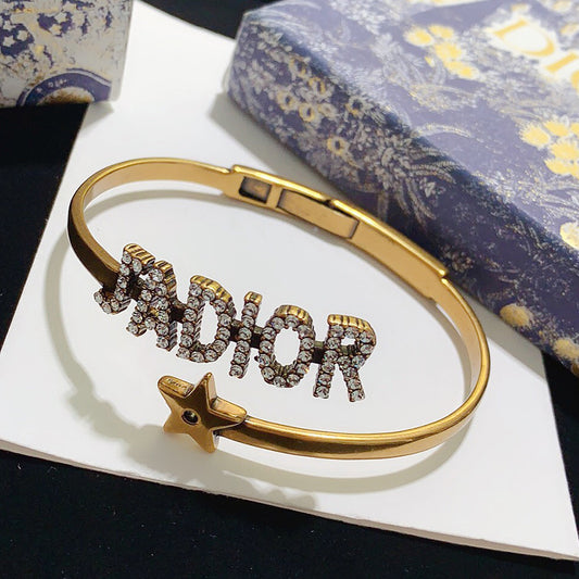 3D505KDE Stylish Bracelets