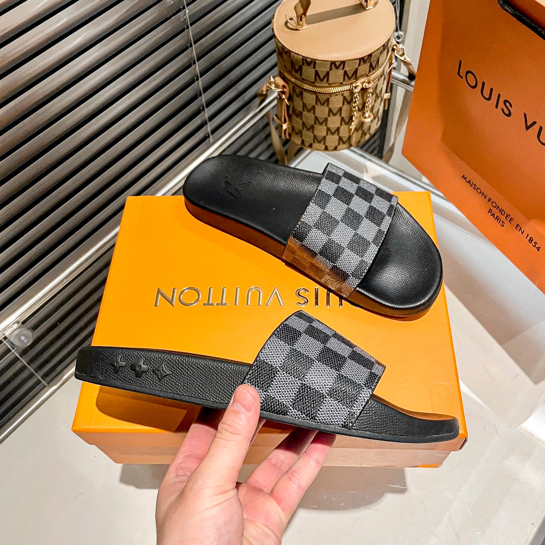 14E195ZDE Stylish Slippers