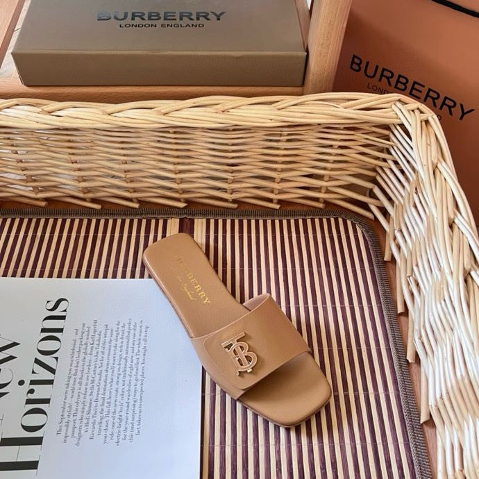 14R188ZDE Stylish Slippers