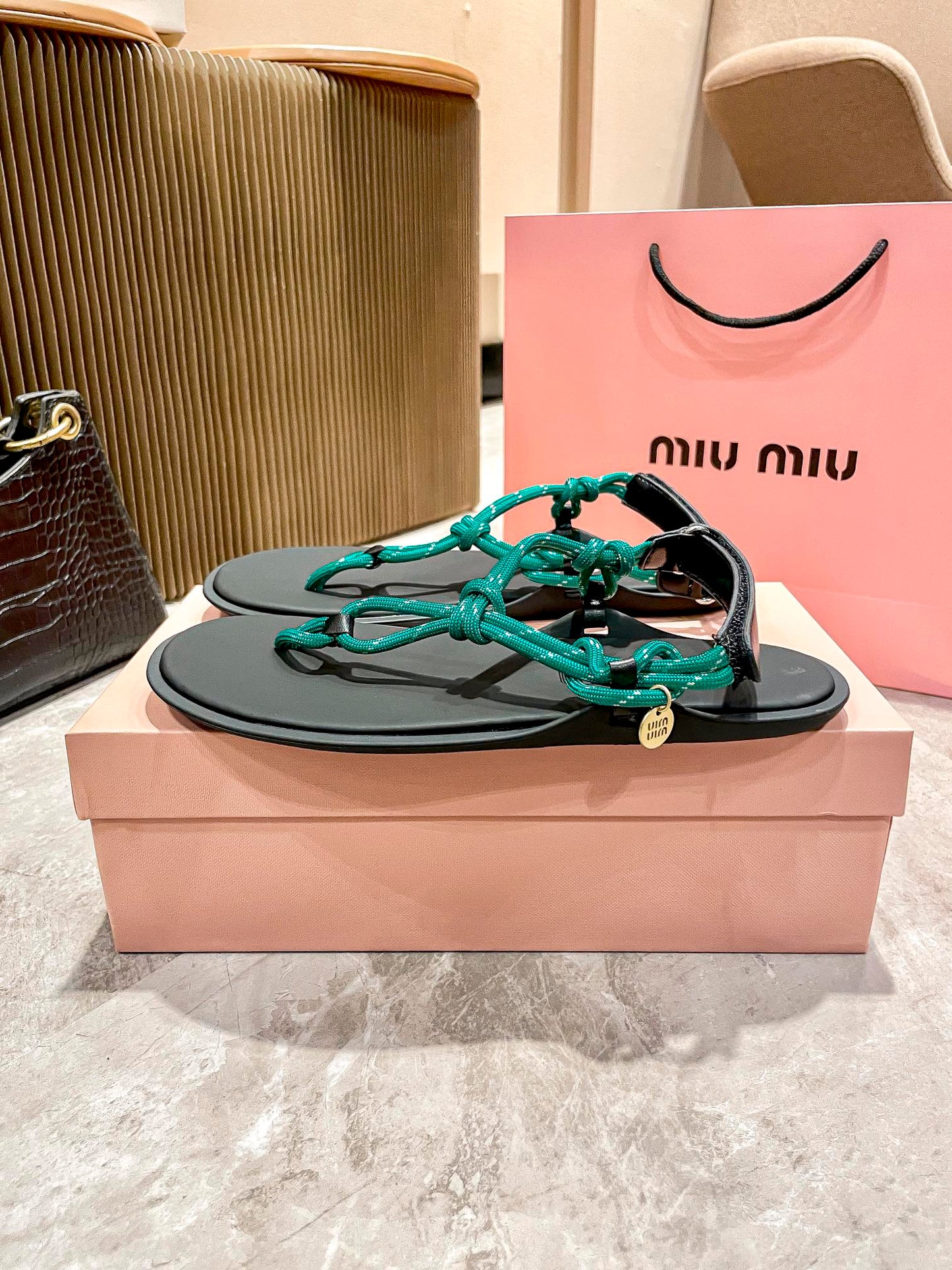 14A170ZDE Stylish sandals