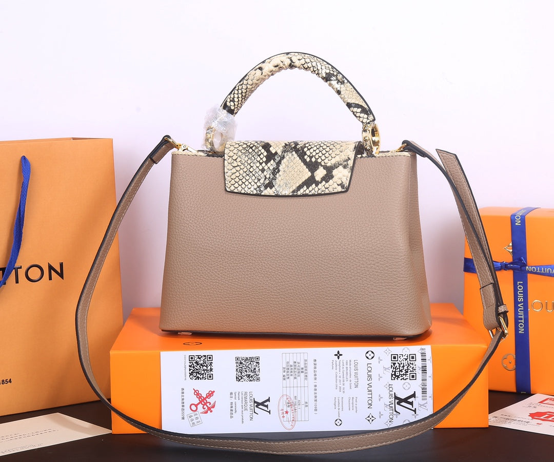 1XE443BDE Stylish leather bag