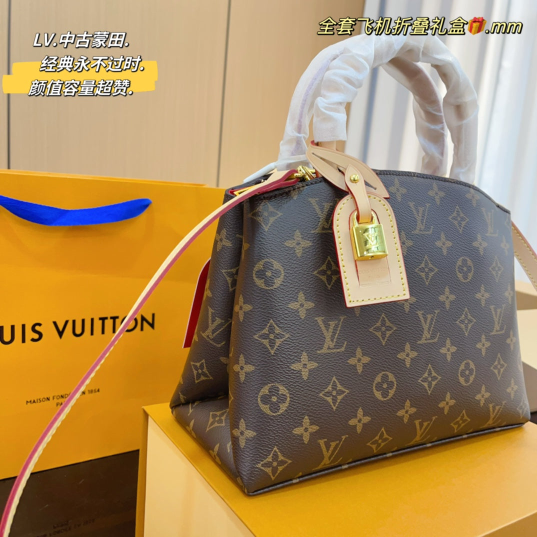 6XE196BDE Stylish leather bag 