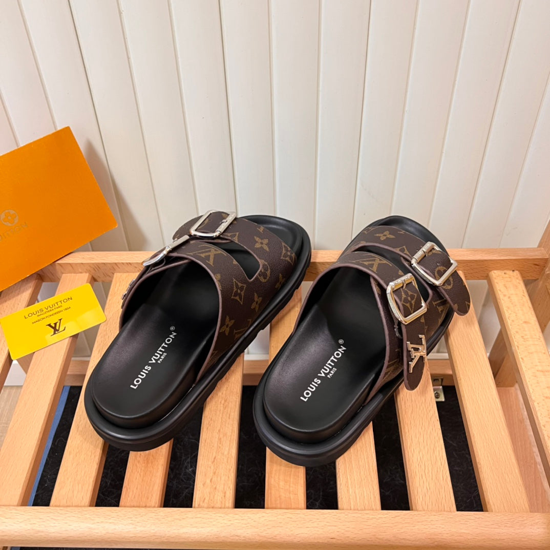 14E208ZDE Stylish Slippers