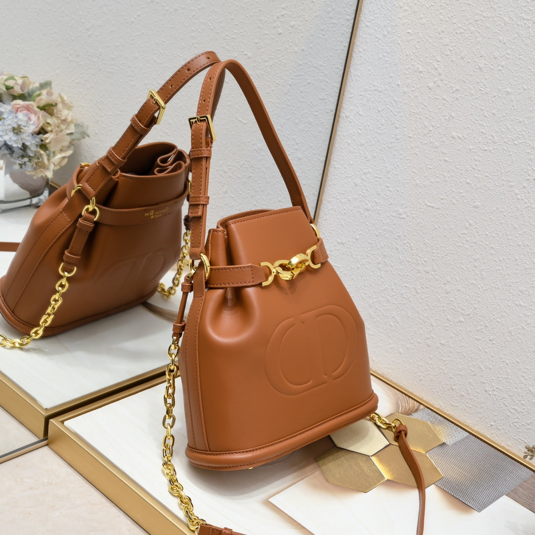 2XD370BDE Stylish leather bag 