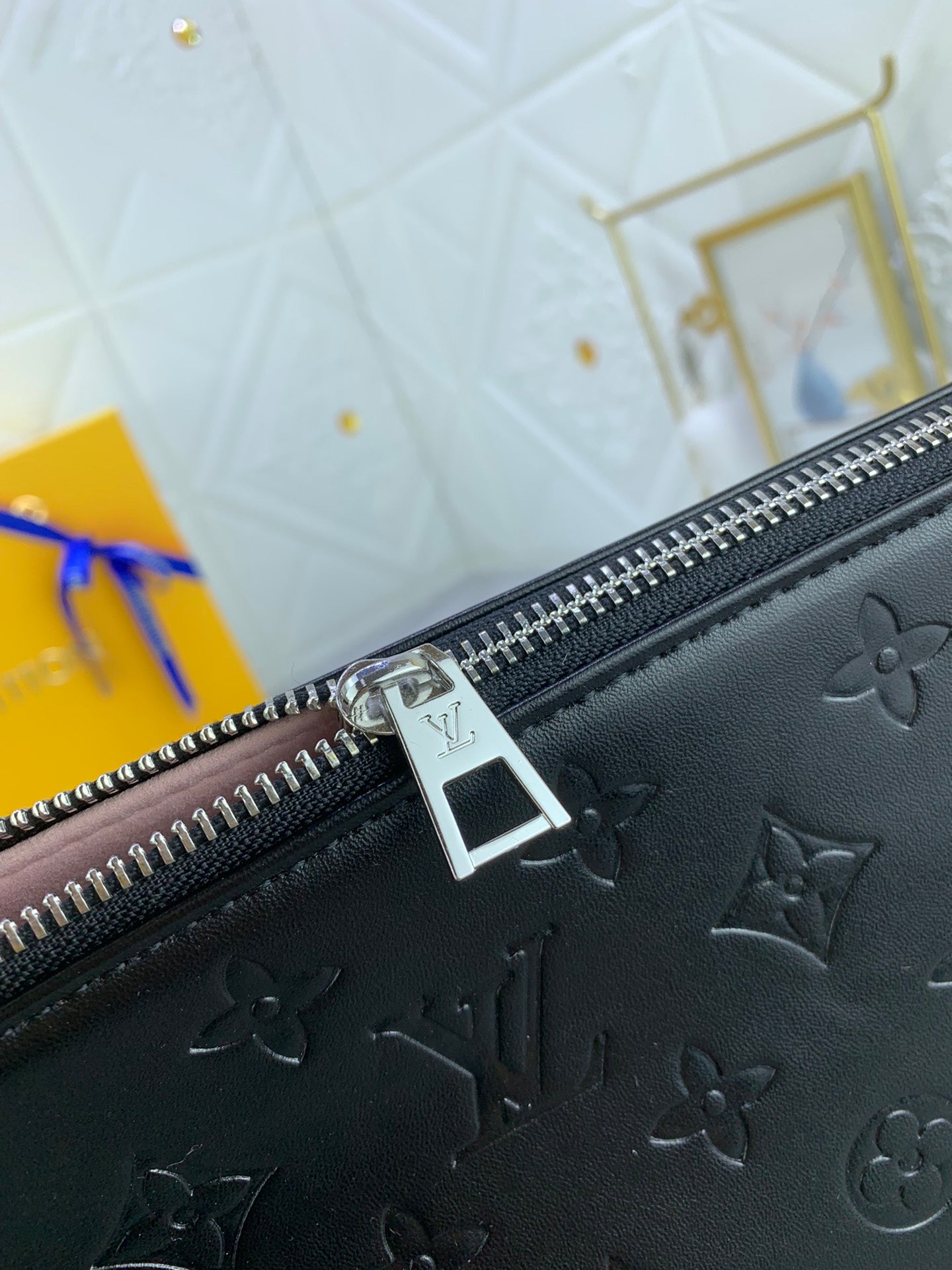 2XE40BDE Stylish leather bag 