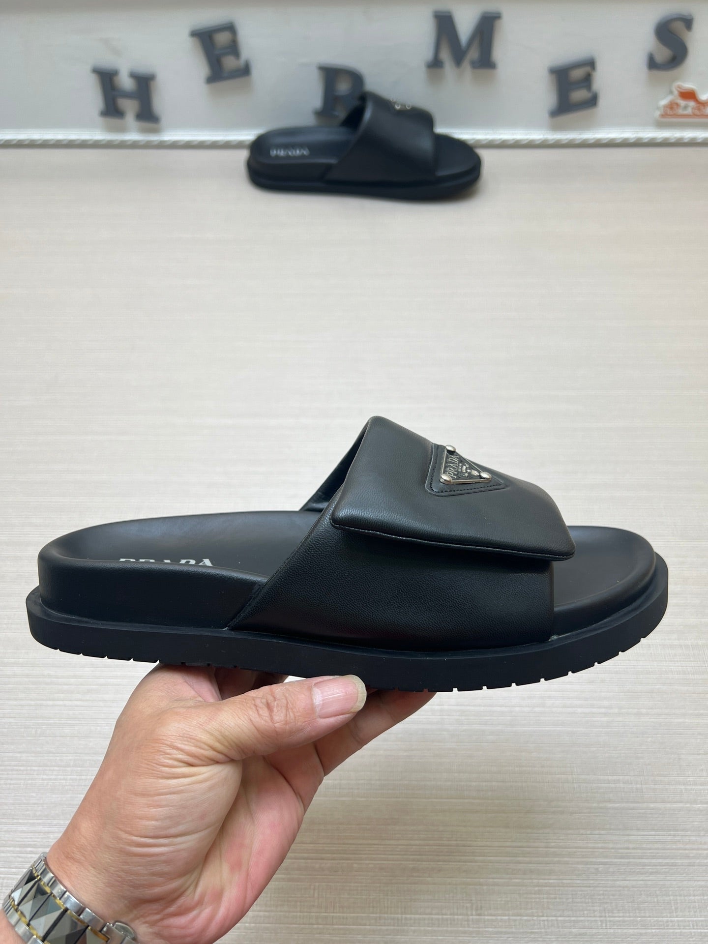 54PD4ZDE Stylish slippers