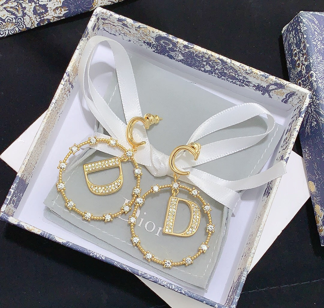 1YD304EDE Stylish Earrings