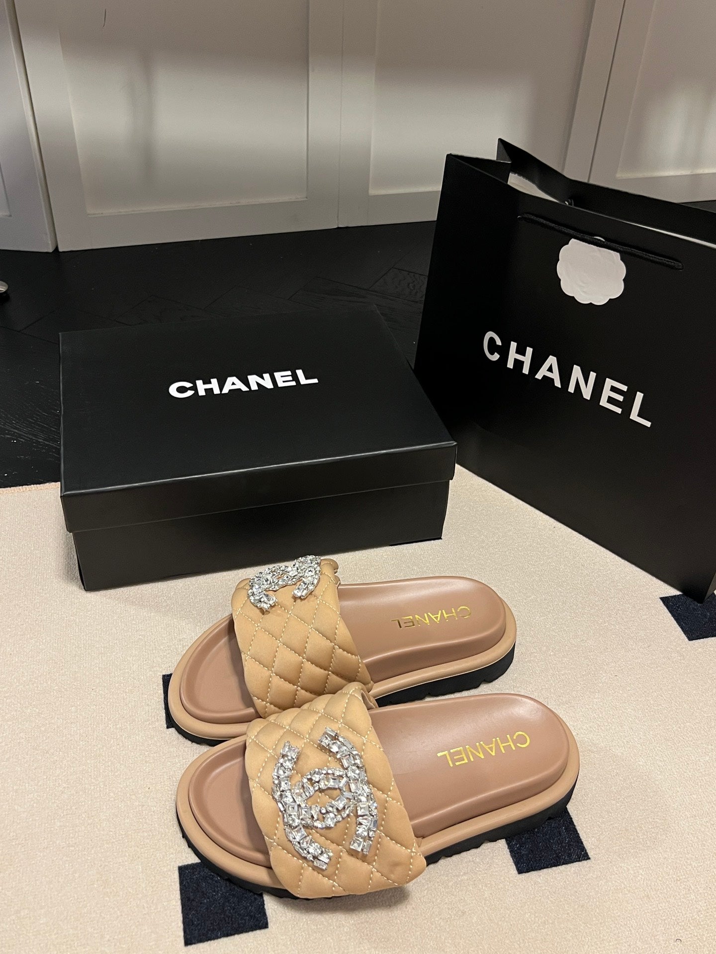 14C93ZDE Stylish Slippers