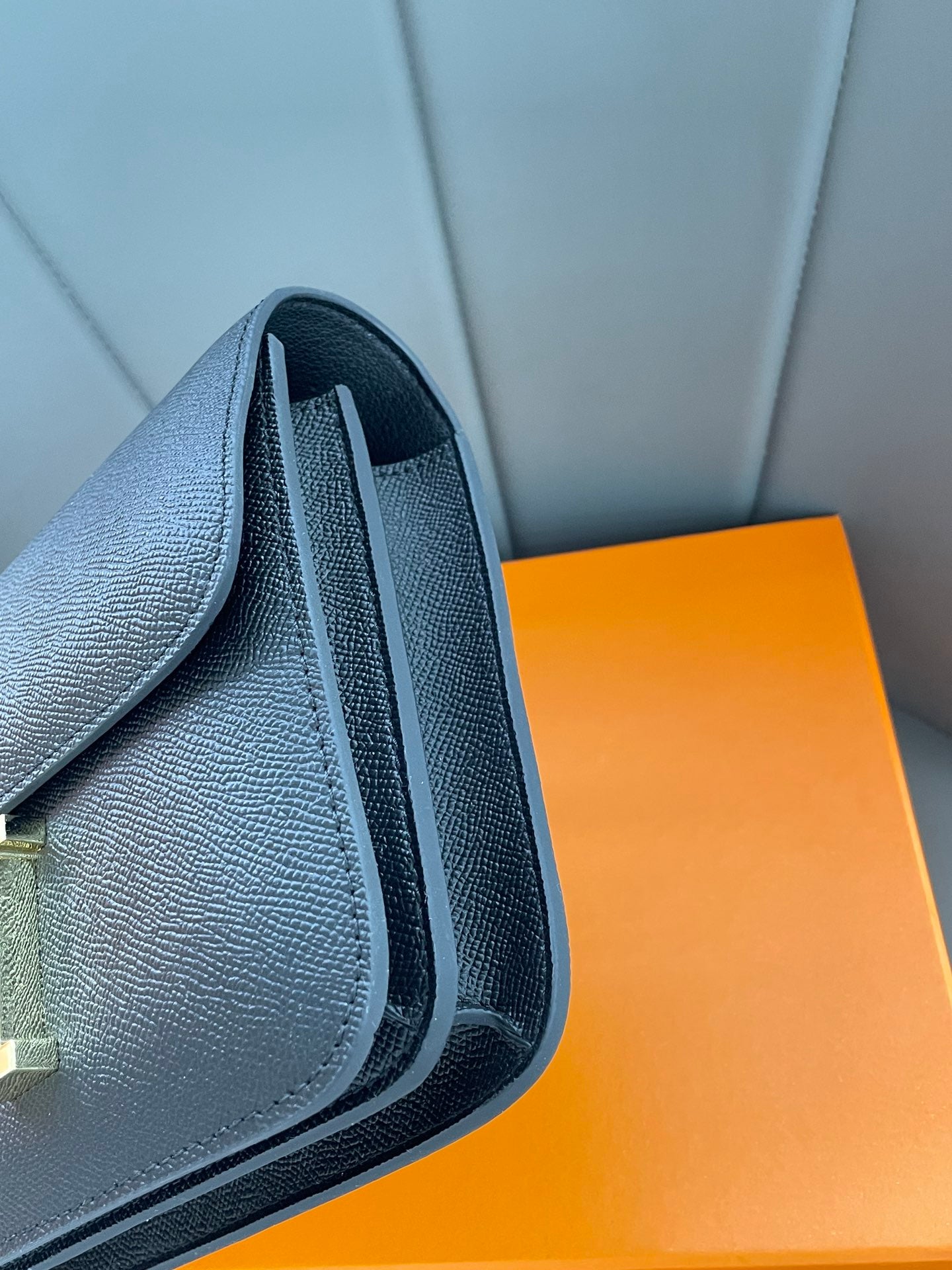 155NH64BDE Stylish leather bag