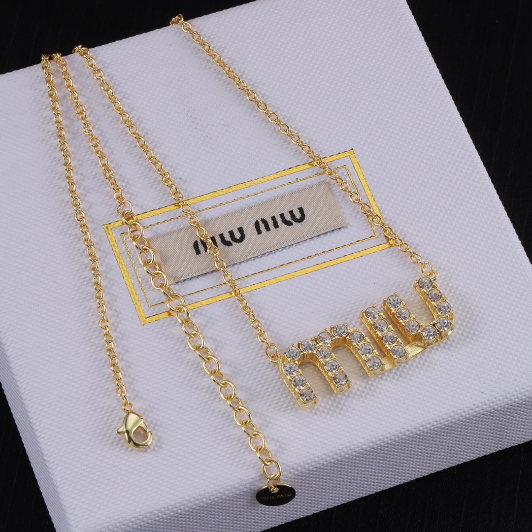 14A685KDE Stylish Necklaces