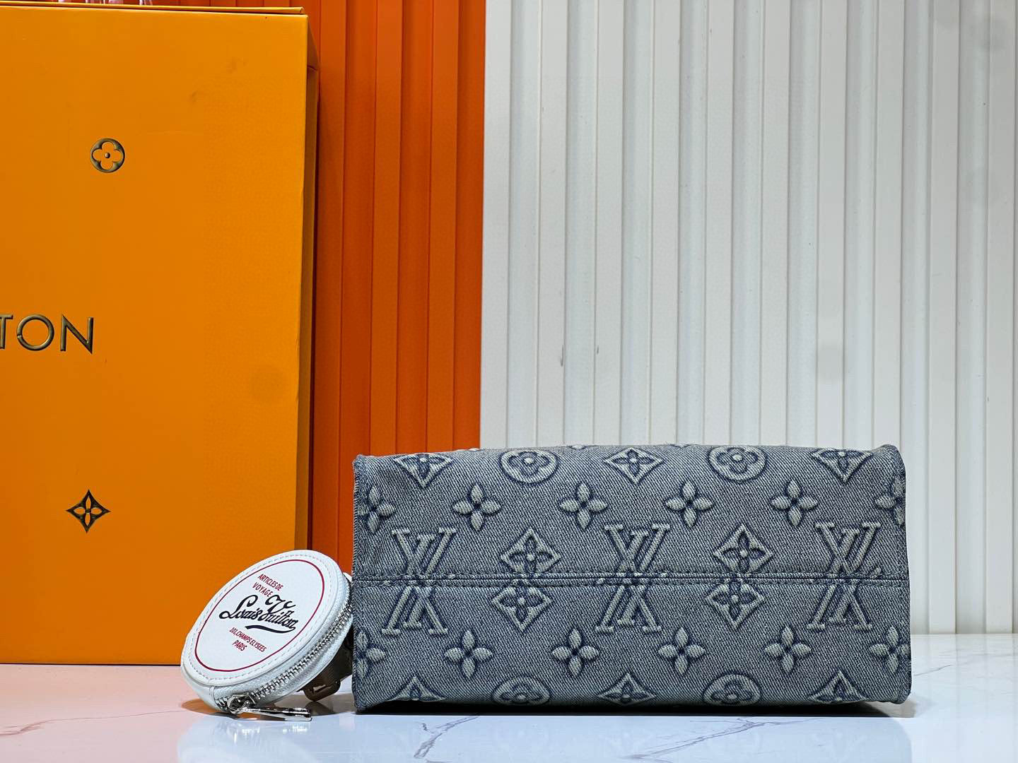 1WE94BDE Stylish canvas bag