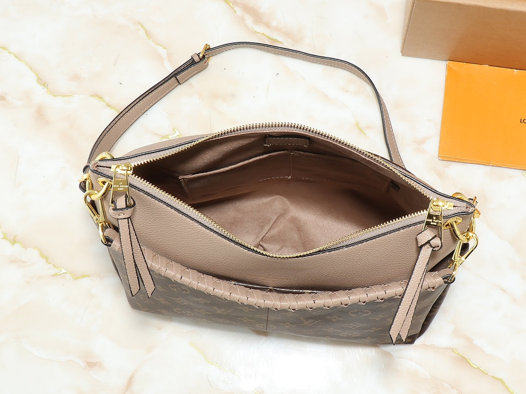 1WE115BDE Stylish leather bag