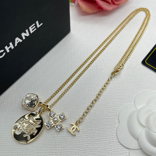 14C916DE Stylish Necklaces