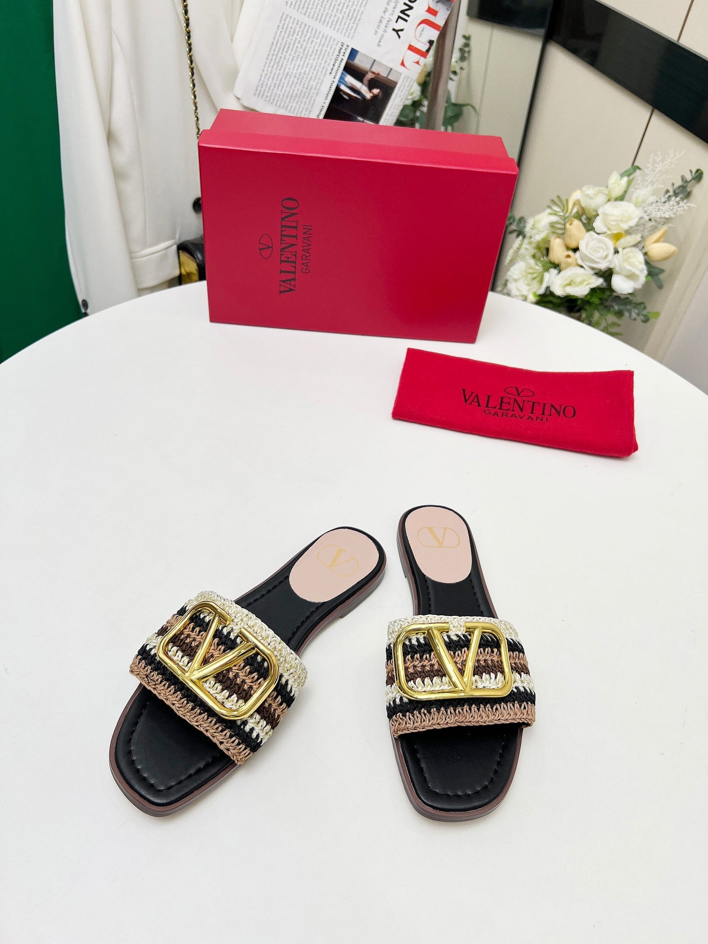 255QVL31ZDE Stylish leather Slippers