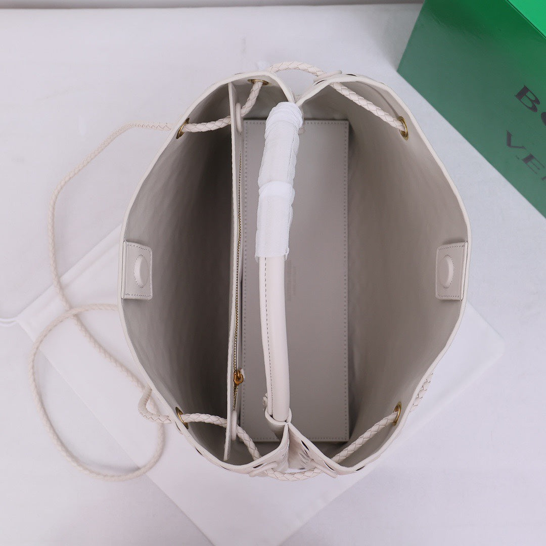 1XA80BDE Stylish leather bag