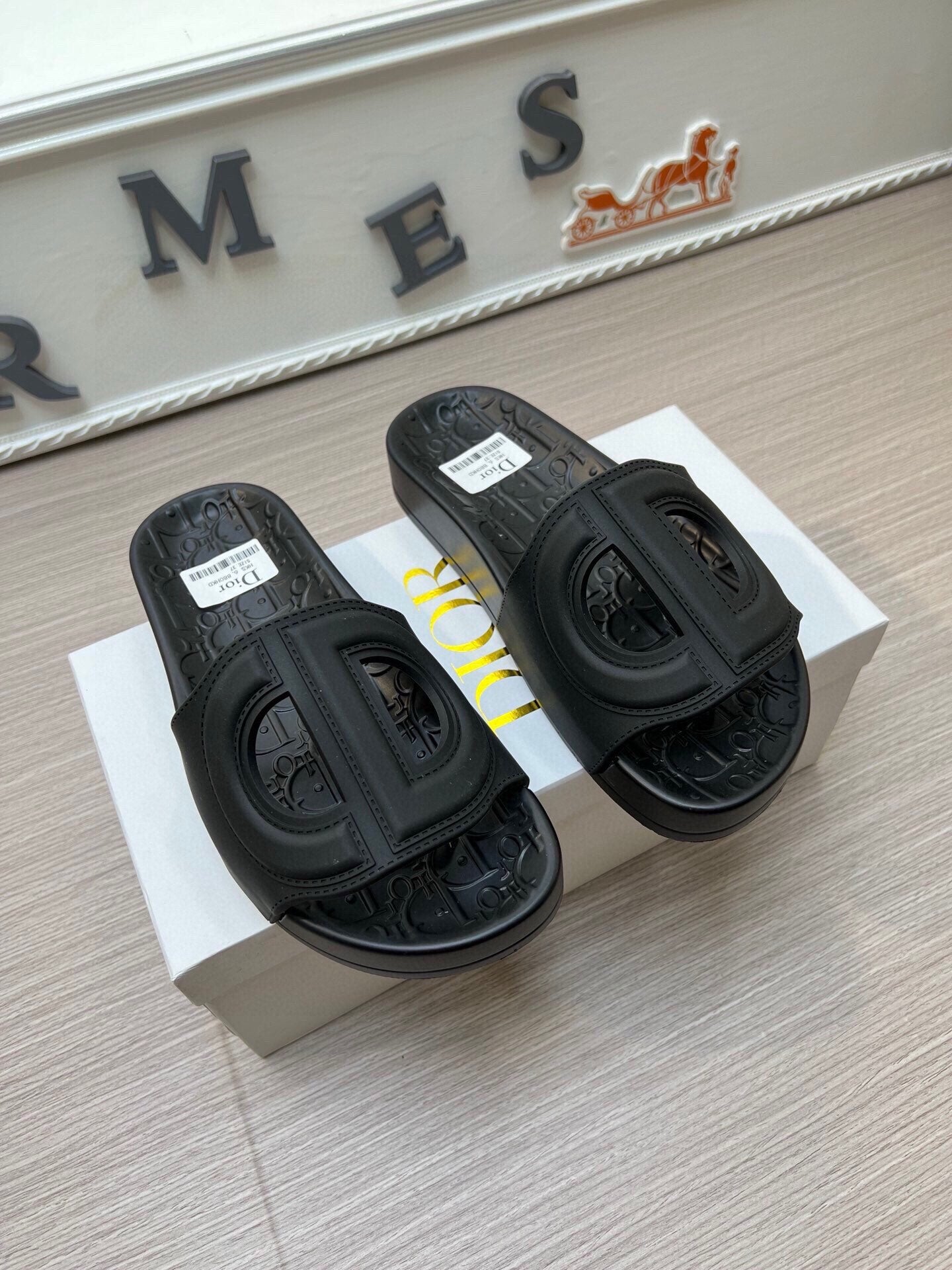 5LD213ZDE Stylish Slippers