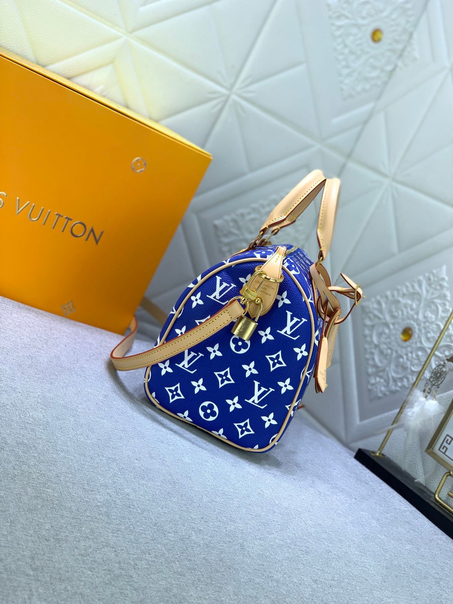 2XE268BDE Stylish leather bag 